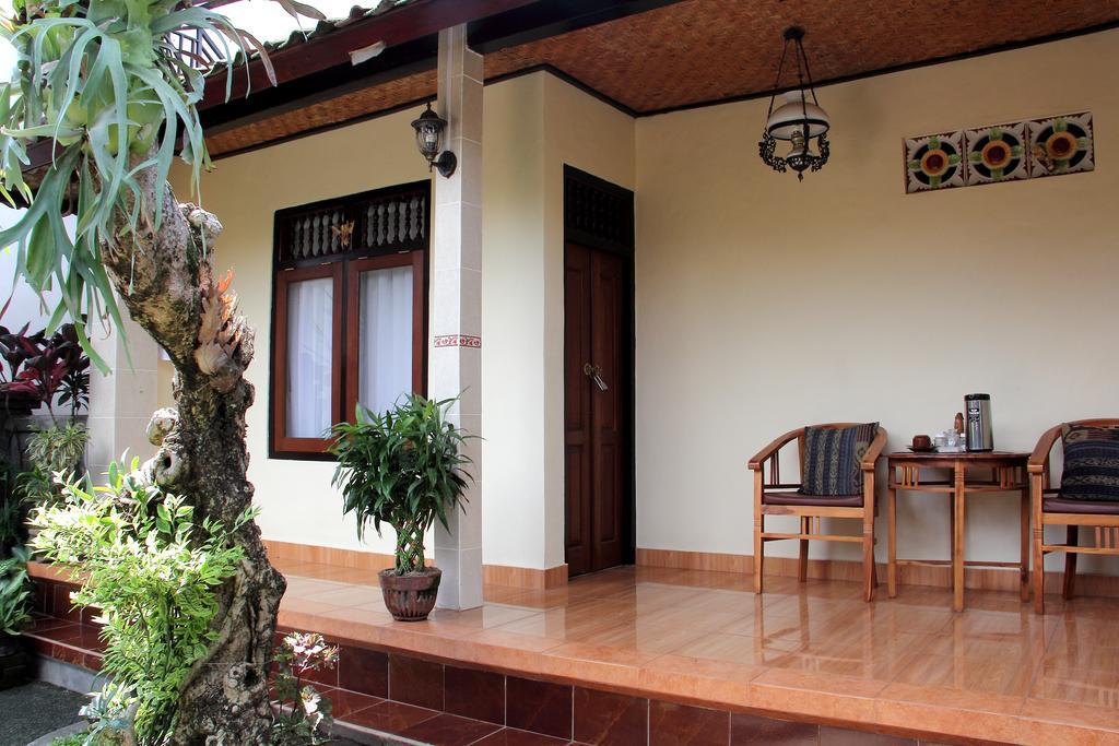 Nugraha Guesthouse 1 Ubud  Exterior photo