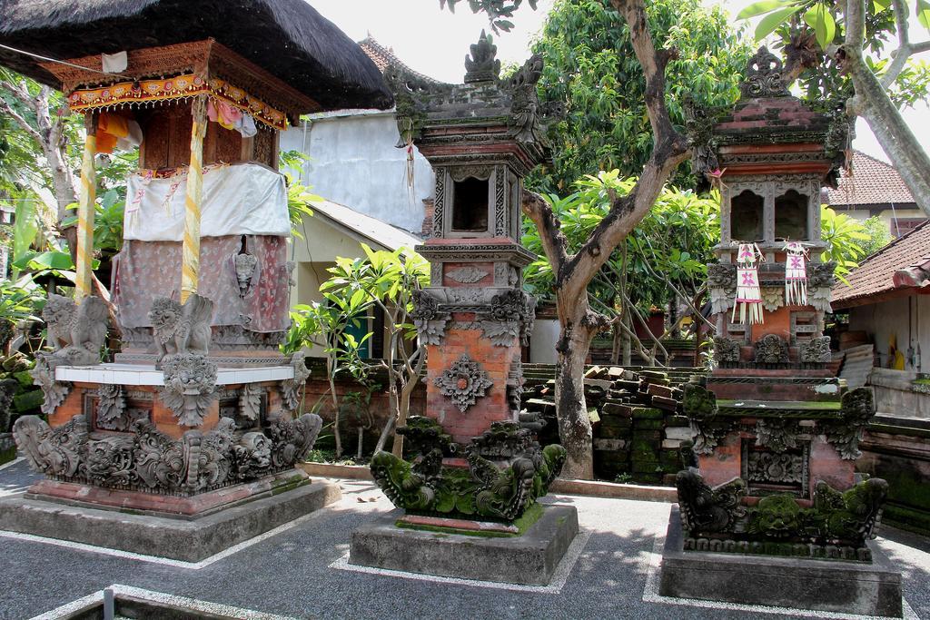 Nugraha Guesthouse 1 Ubud  Exterior photo