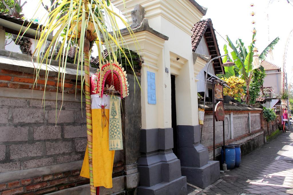 Nugraha Guesthouse 1 Ubud  Exterior photo